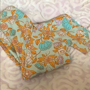 LuLaRoe os leggings